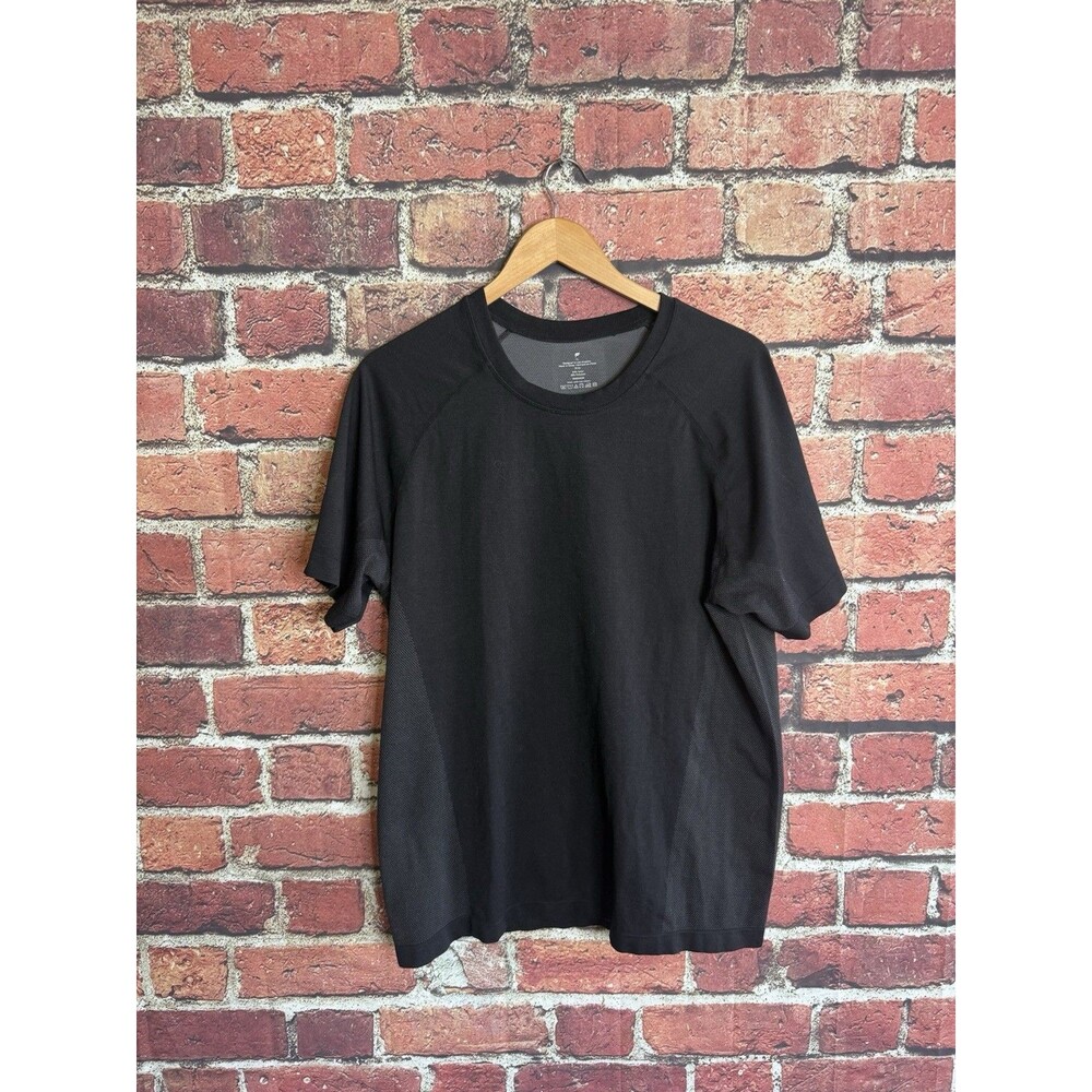 Fabletics Mens Black Short Sleeve Athletic Workout Shirt Size XL